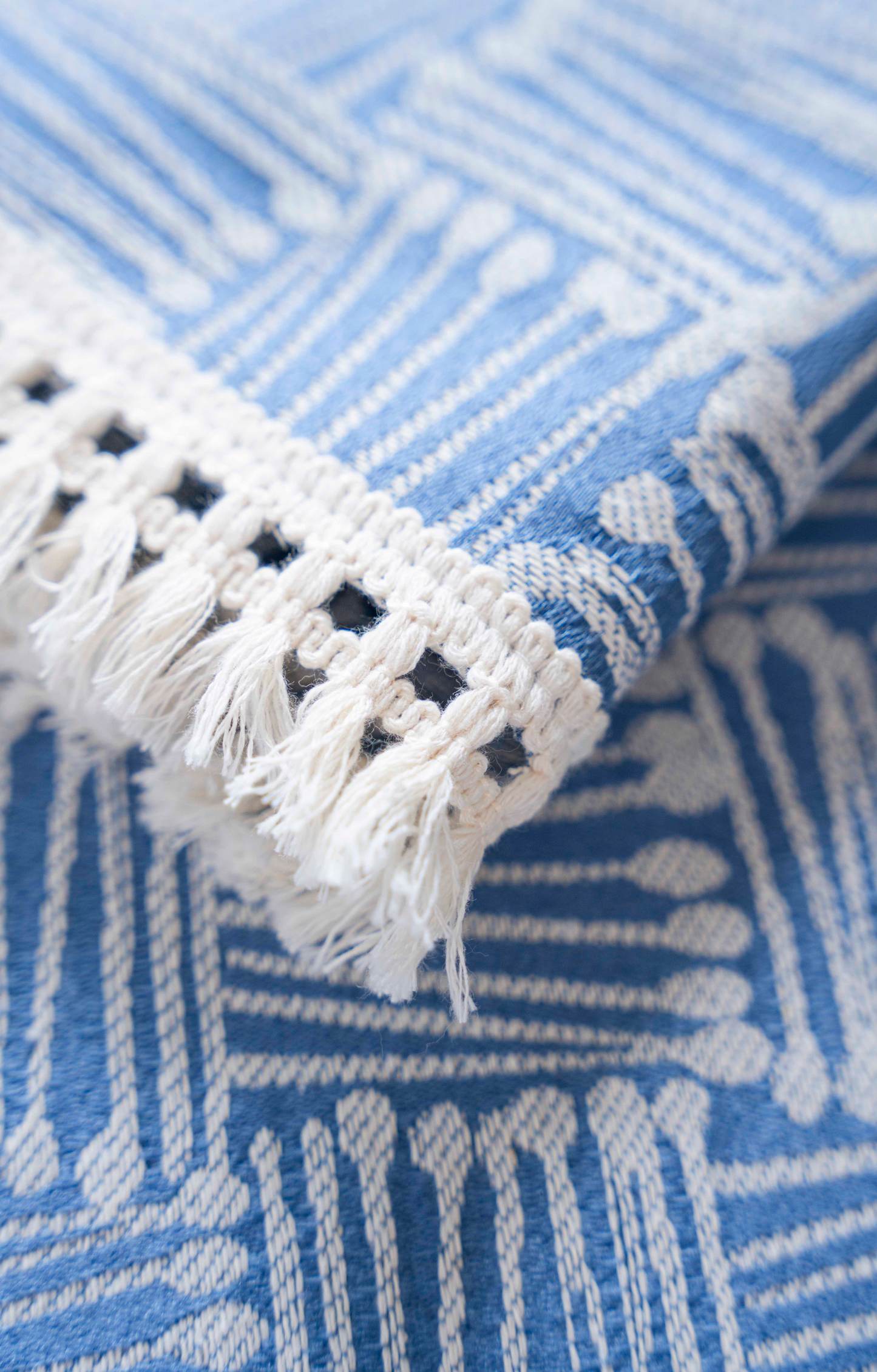 Blue And White Line Moroccan Pattern Dining/afernoon tea Tablecloth