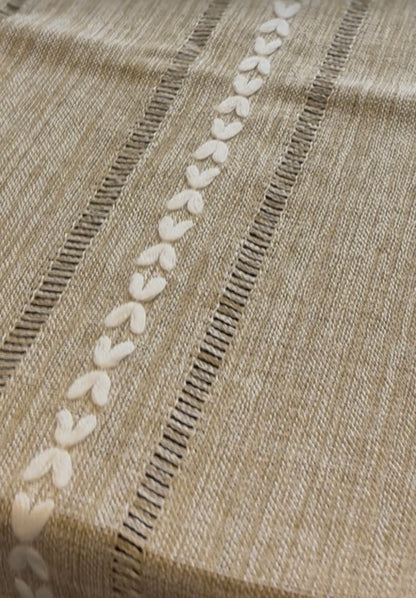 Sunlit Wheat Breeze Tassel Table runner