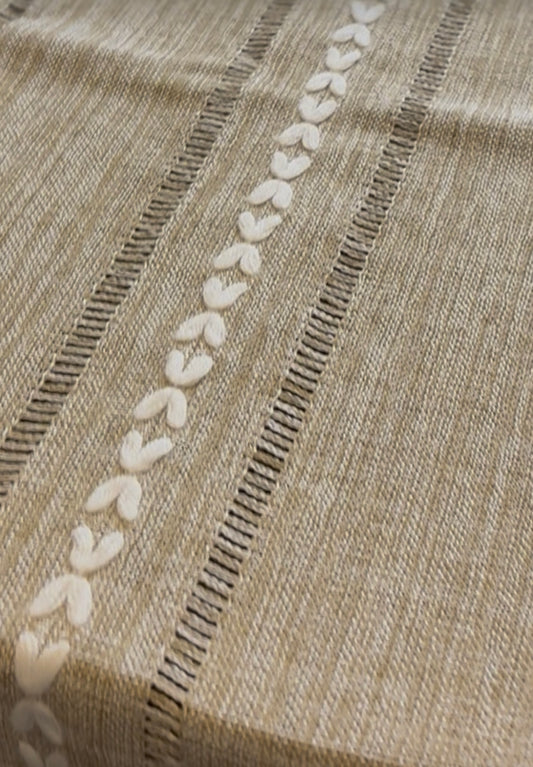 Sunlit Wheat Breeze Tassel Table runner